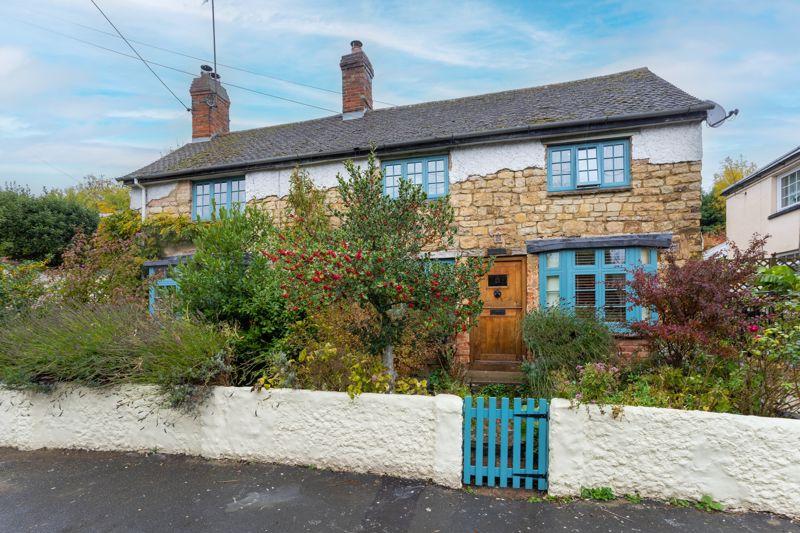 Main Street, Tingewick 3 bed detached house for sale £450,000