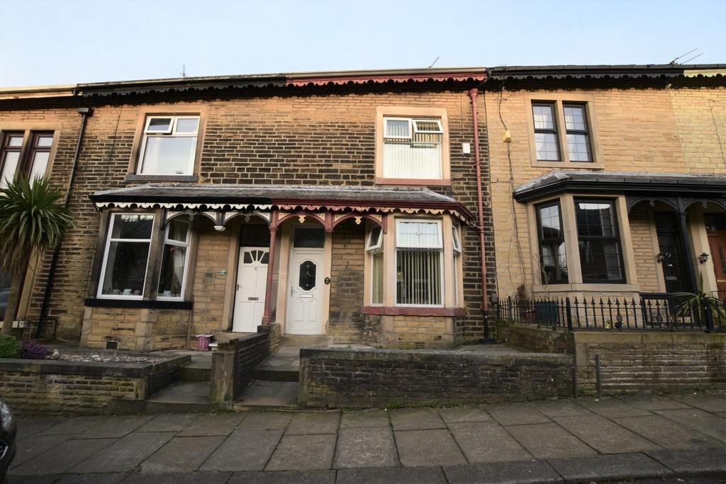 Higgin Street, Colne 3 bed terraced house £675 pcm (£156 pw)