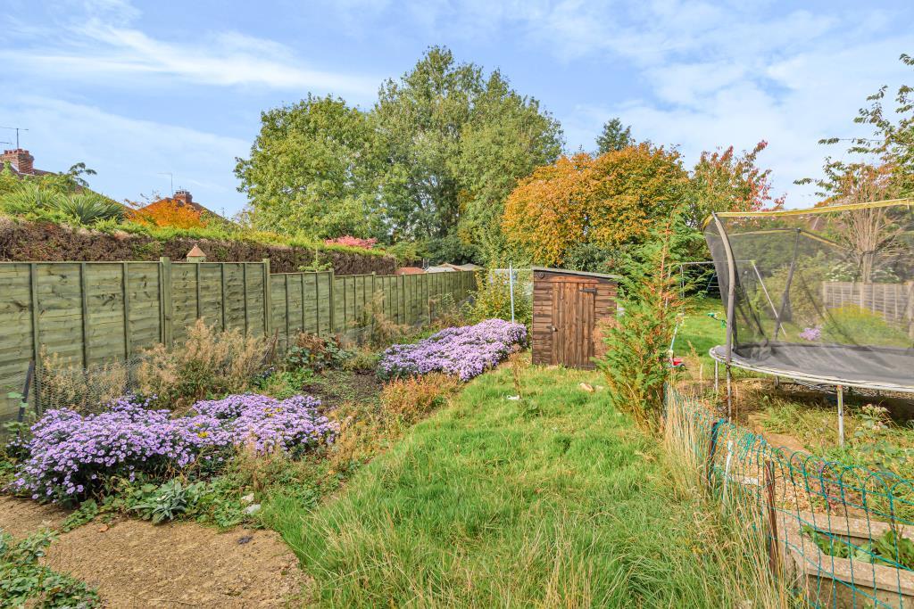 Ruscote Avenue, Banbury, OX16 3 bed semidetached house £1,350 pcm (£