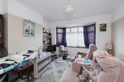 16 Walsingham Gardens, Epsom, KT19 0LU