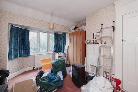 16 Walsingham Gardens, Epsom, KT19 0LU