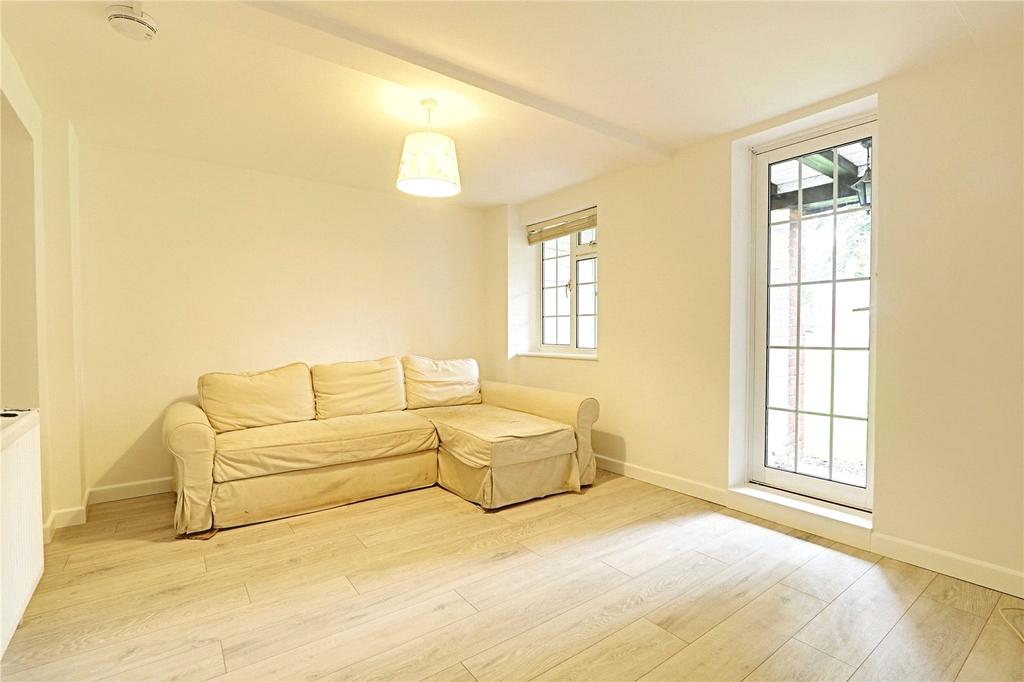 Heath House, 31 Milton Road, Ickenham, UB10 1 bed apartment £1,100