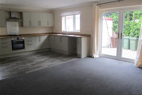 3 bedroom house to rent, Farriers Walk, HU17 5JZ