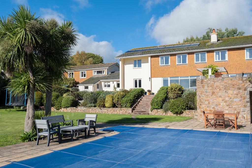 La Rue de la Retraite, St Saviour, Jersey, JE2 7 bed property for sale ...