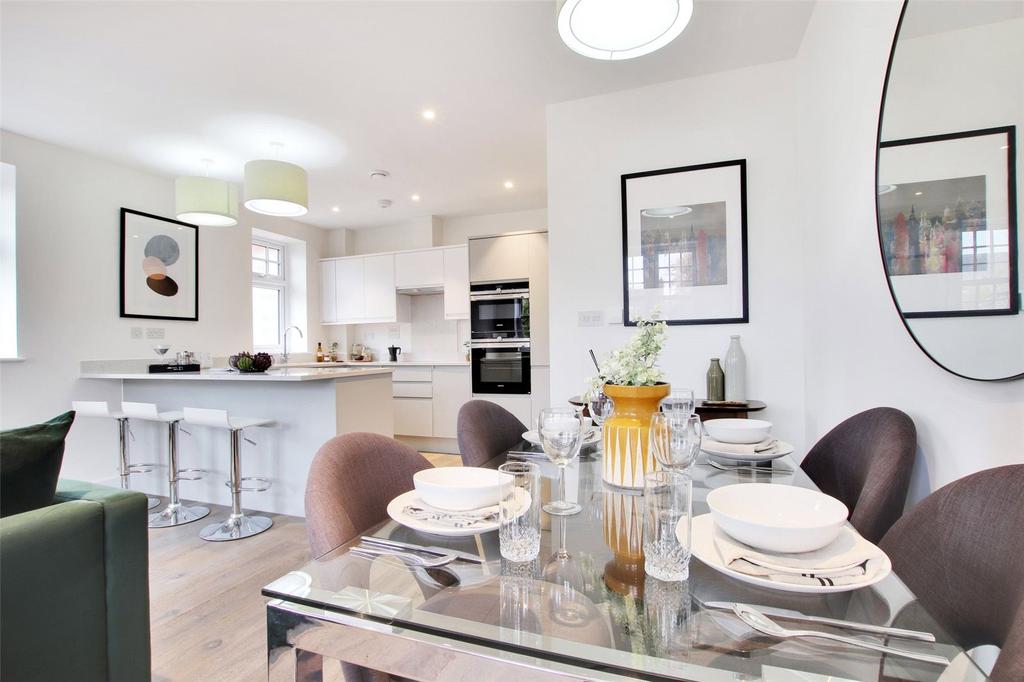 Show Home Dining