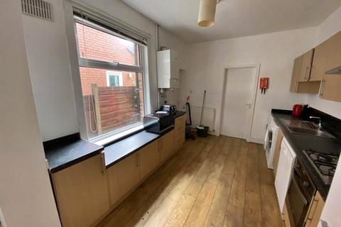 6 bedroom terraced house to rent, Whitby Road, Manchester, Greater Manchester, M14