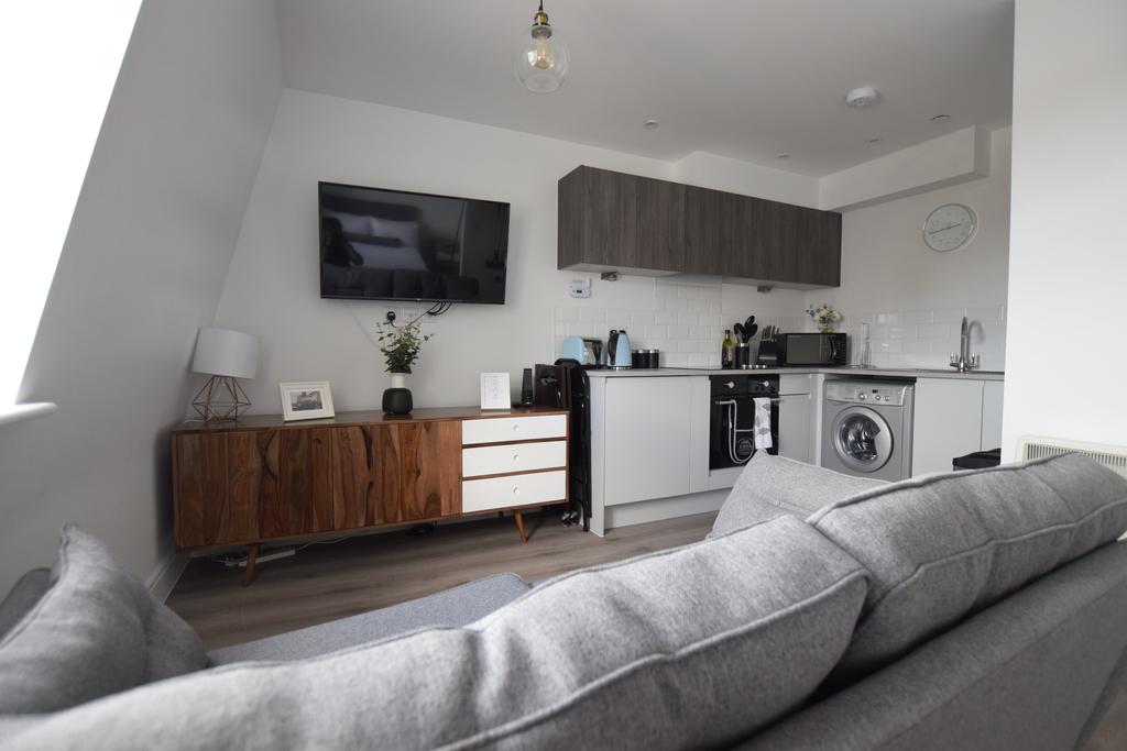 Albert Road, Bournemouth, Studio £800 pcm (£185 pw)