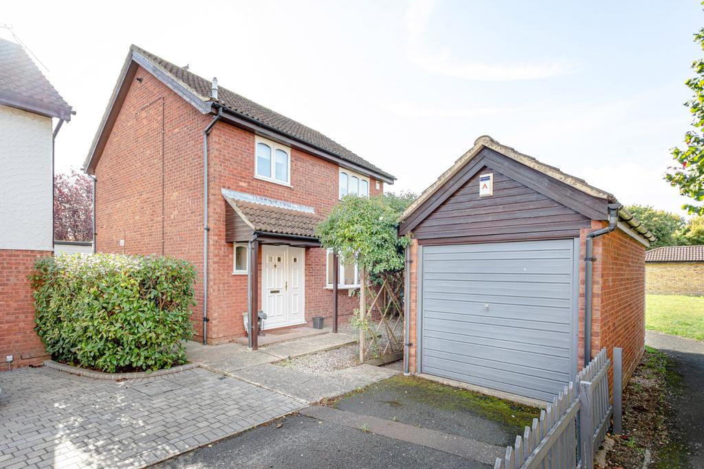 Badgers, Stortford... 3 bed detached house £500,000