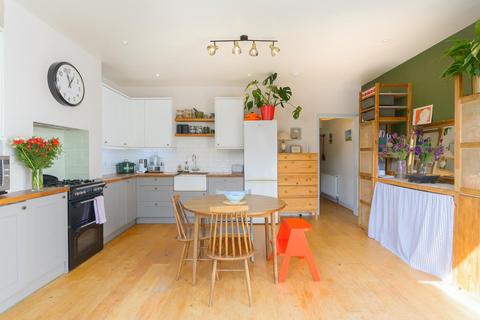 48 Rosebery Avenue, Bristol, BS2 9TN