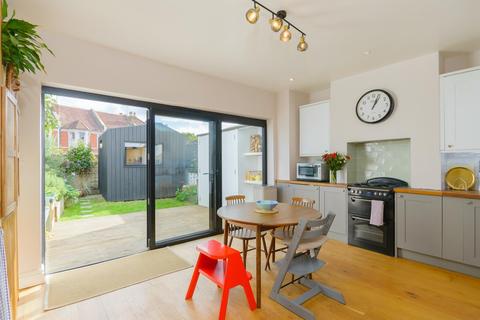 48 Rosebery Avenue, Bristol, BS2 9TN