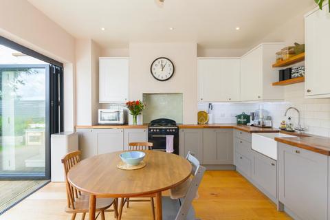 48 Rosebery Avenue, Bristol, BS2 9TN