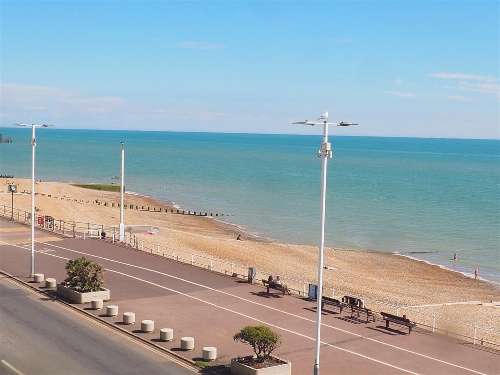 Grand Parade, St. LeonardsonSea 3 bed flat £350,000