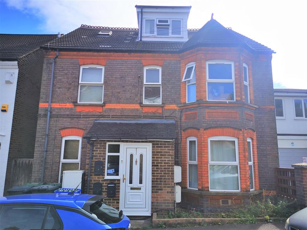 Milton Road, Luton 2 bed flat £1,000 pcm (£231 pw)