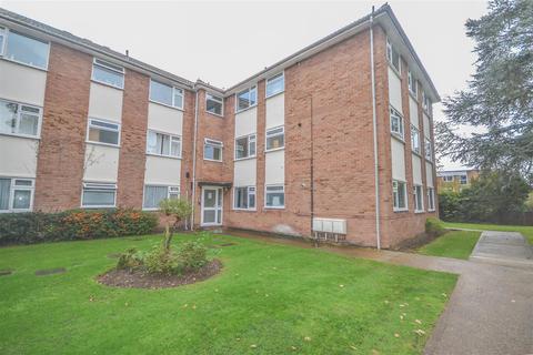 15, Carlton Court Eastbury Road, Watford, WD19 4QA