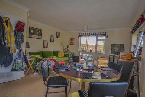15, Carlton Court Eastbury Road, Watford, WD19 4QA
