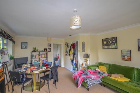 15, Carlton Court Eastbury Road, Watford, WD19 4QA