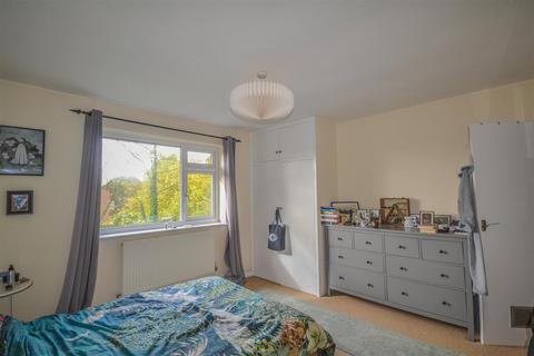 15, Carlton Court Eastbury Road, Watford, WD19 4QA