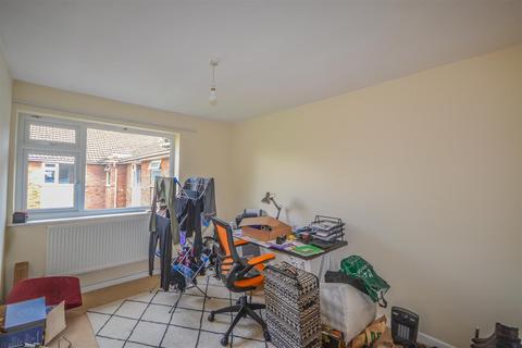 15, Carlton Court Eastbury Road, Watford, WD19 4QA