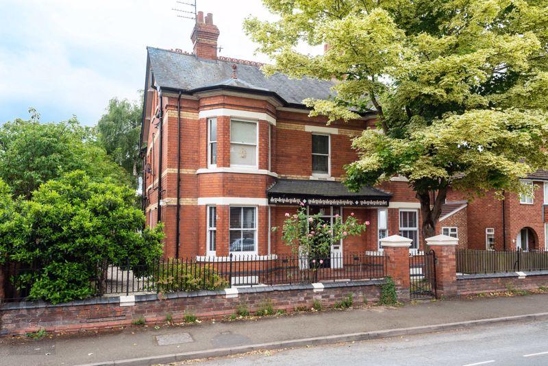 Eign Road, St. James, Hereford, HR1 2RX 1 bed apartment £175,000