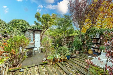 31 Chatham Road, Kingston Upon Thames, KT1 3AB