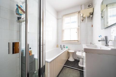 31 Chatham Road, Kingston Upon Thames, KT1 3AB