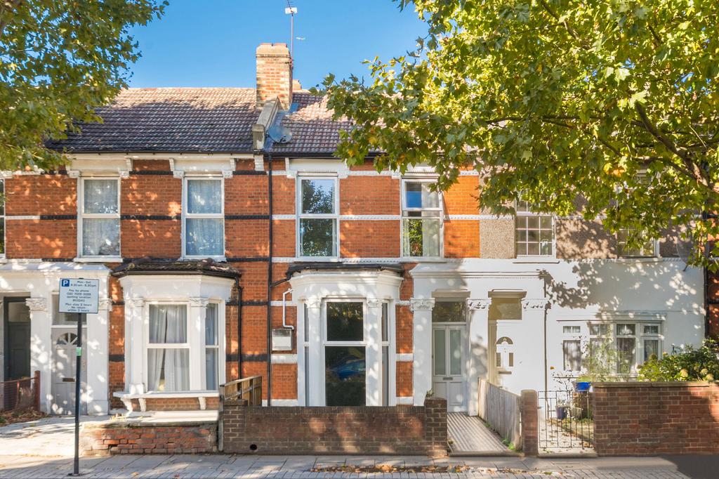 77 Grove Vale, East Dulwich, SE22 2 bed flat £2,200 pcm (£508 pw)