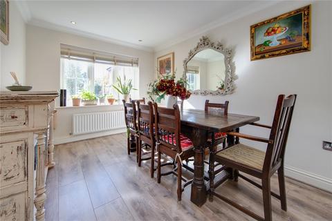 3 Hampton Close, Borehamwood, WD6 2DT