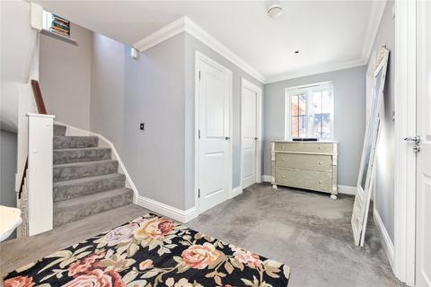 3 Hampton Close, Borehamwood, WD6 2DT