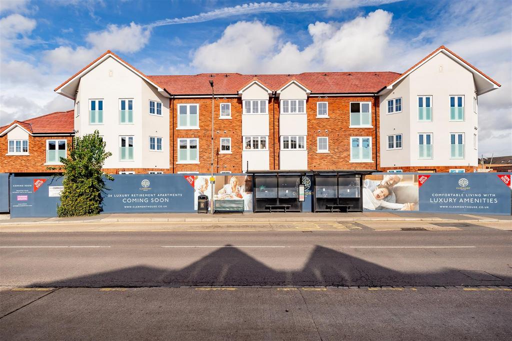 Long Road, Canvey Island SS8 1 bed retirement property for sale £245,000