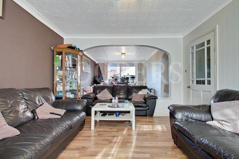 3 bedroom terraced house for sale, Crest Road, London, NW2