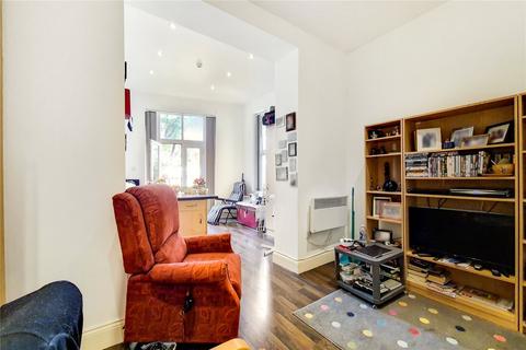 Studio to rent, Quex Road, West Hampstead, London