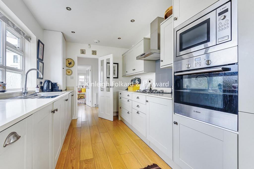 Ridgeway Avenue, 2 bed bungalow £700,000
