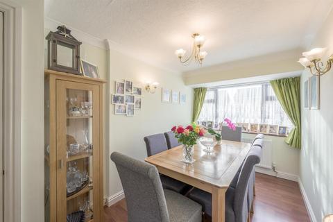 10 Andrews Close, Brierley Hill, DY5 2XB