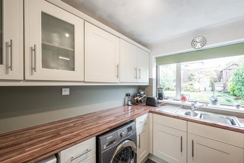 10 Andrews Close, Brierley Hill, DY5 2XB