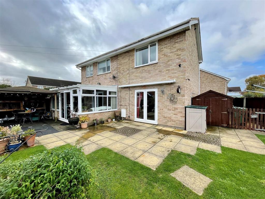 Mainard Square, Longlevens, Gloucester 4 bed house for sale £400,000