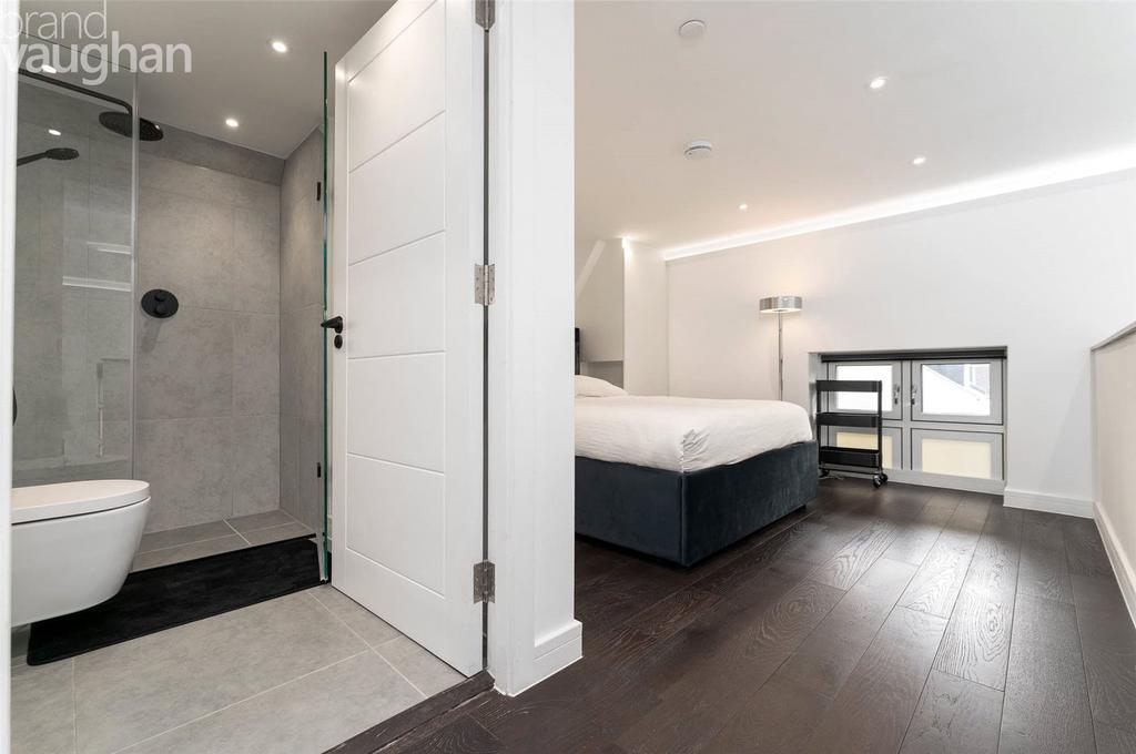 Bedroom / En Suite