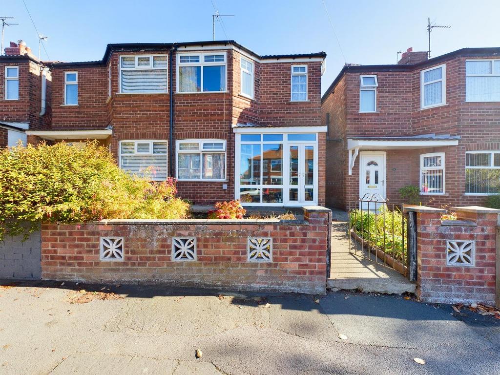 Marton Avenue, Bridlington 3 bed semidetached house £115,000