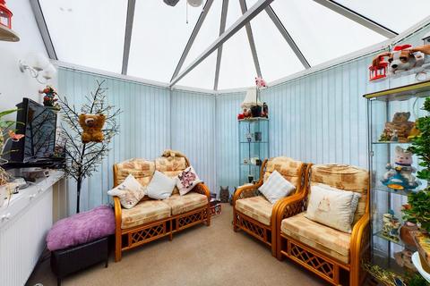 2 bedroom detached bungalow for sale, Redwood Close, Bridlington