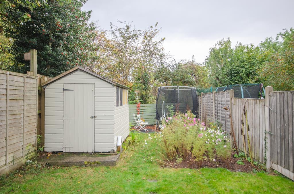 Rear garden pic 2.jpg