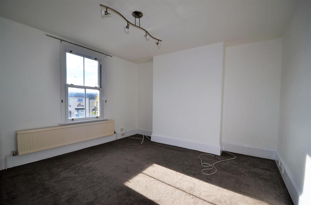Bicester Road, Aylesbury 1 bed apartment £750 pcm (£173 pw)