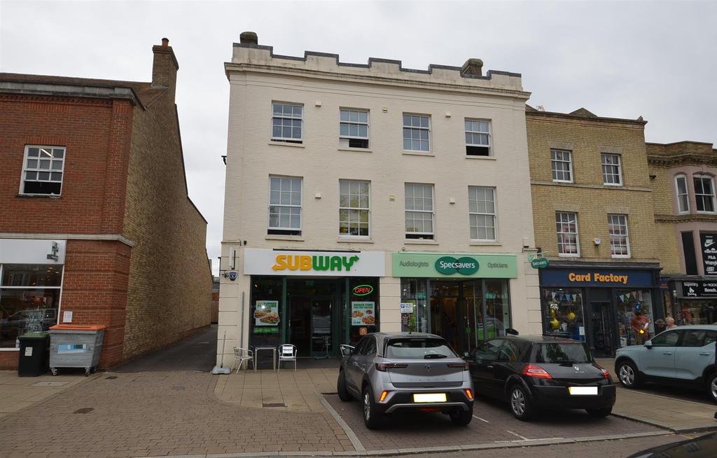 2021 Market Square, Biggleswade, Bedfordshire 1 bed apartment to rent