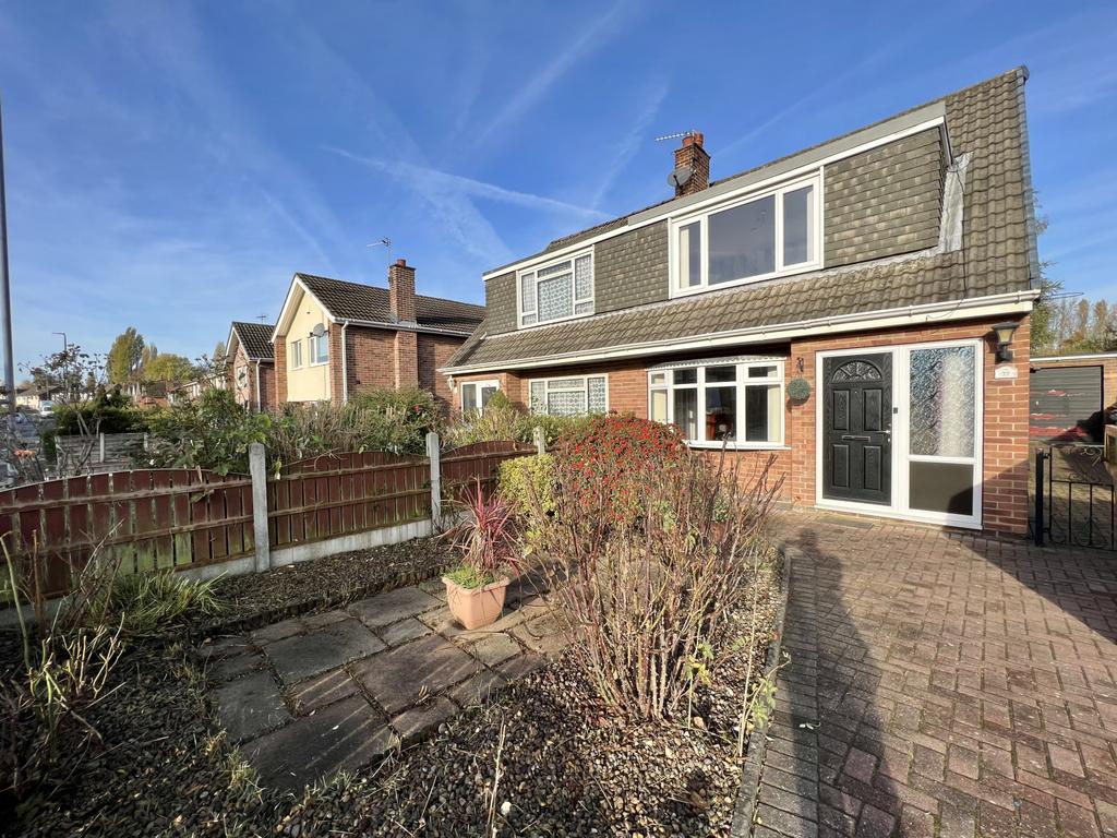 Fairburn Drive, Garforth, LS25 3 bed semi-detached house - £235,000