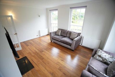 3 bedroom apartment for sale - Park Lawn, Farnham Royal, Slough