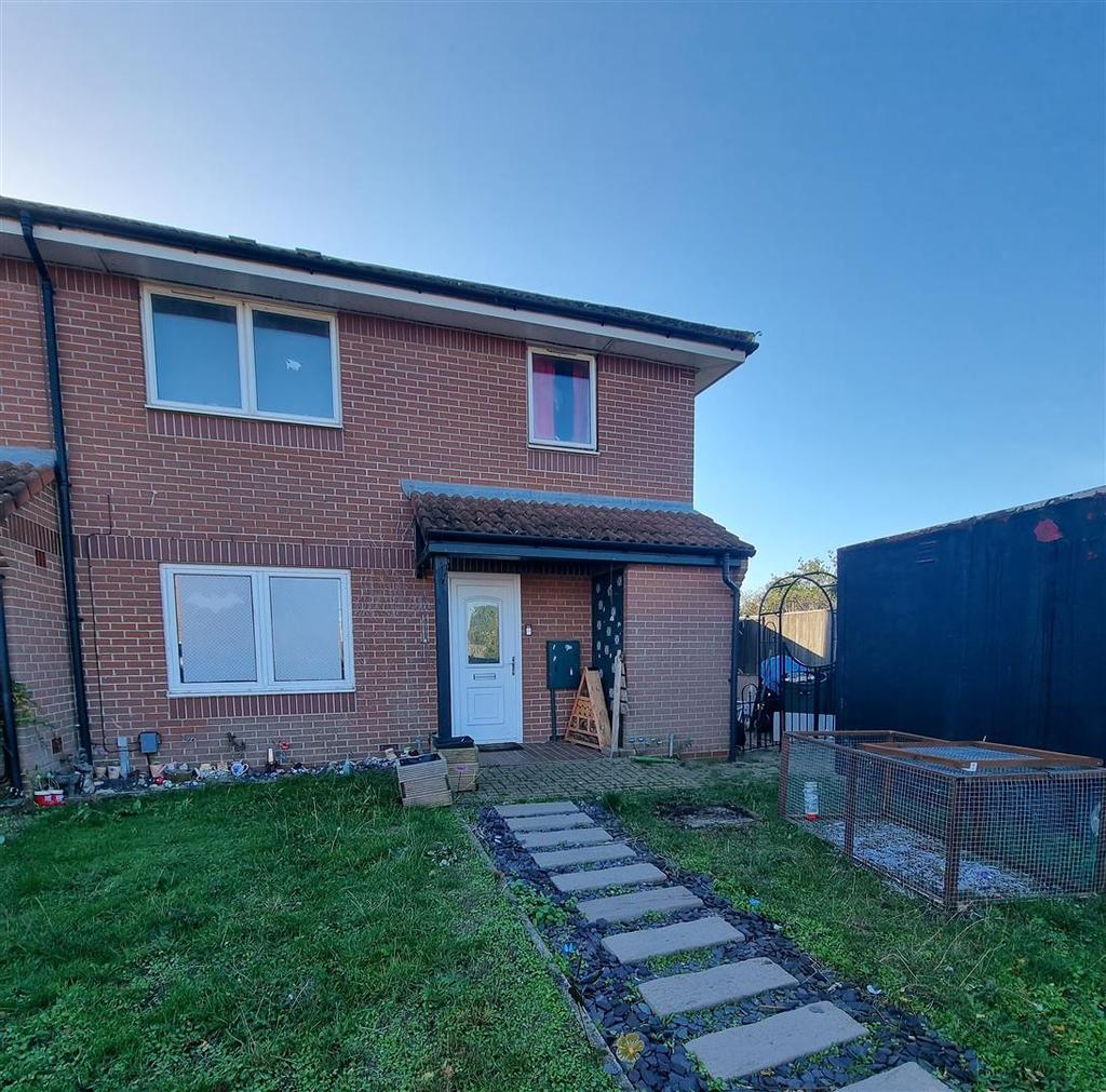 Gretna Gardens, Ipswich 3 bed house £1,000 pcm (£231 pw)