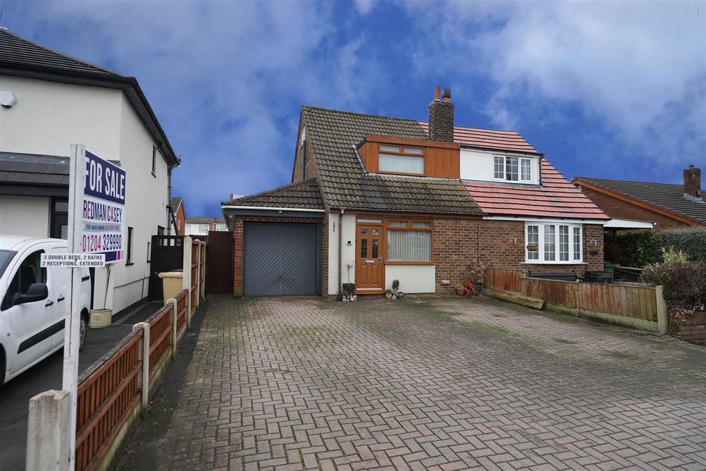 Scot Lane, Blackrod, Bolton 3 bed semidetached house for sale £235,000