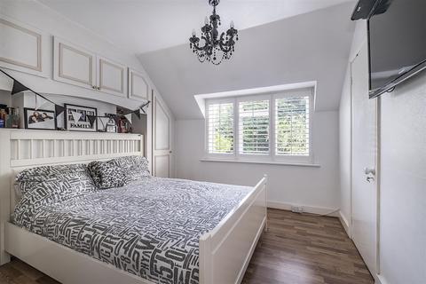 87 Horton Hill, Epsom, KT19 8SY