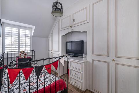87 Horton Hill, Epsom, KT19 8SY