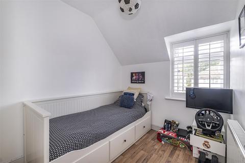 87 Horton Hill, Epsom, KT19 8SY