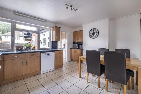 87 Horton Hill, Epsom, KT19 8SY