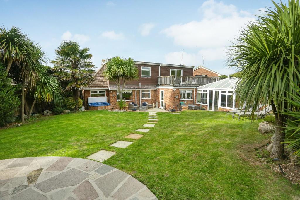 Ocean Close, Birchington 4 bed detached bungalow for sale £699,950